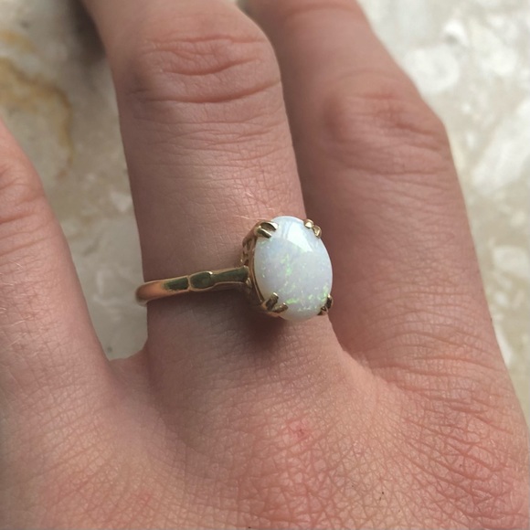 Vintage Opal Oval Yellow Gold Claw Ring - Picture 7 of 12